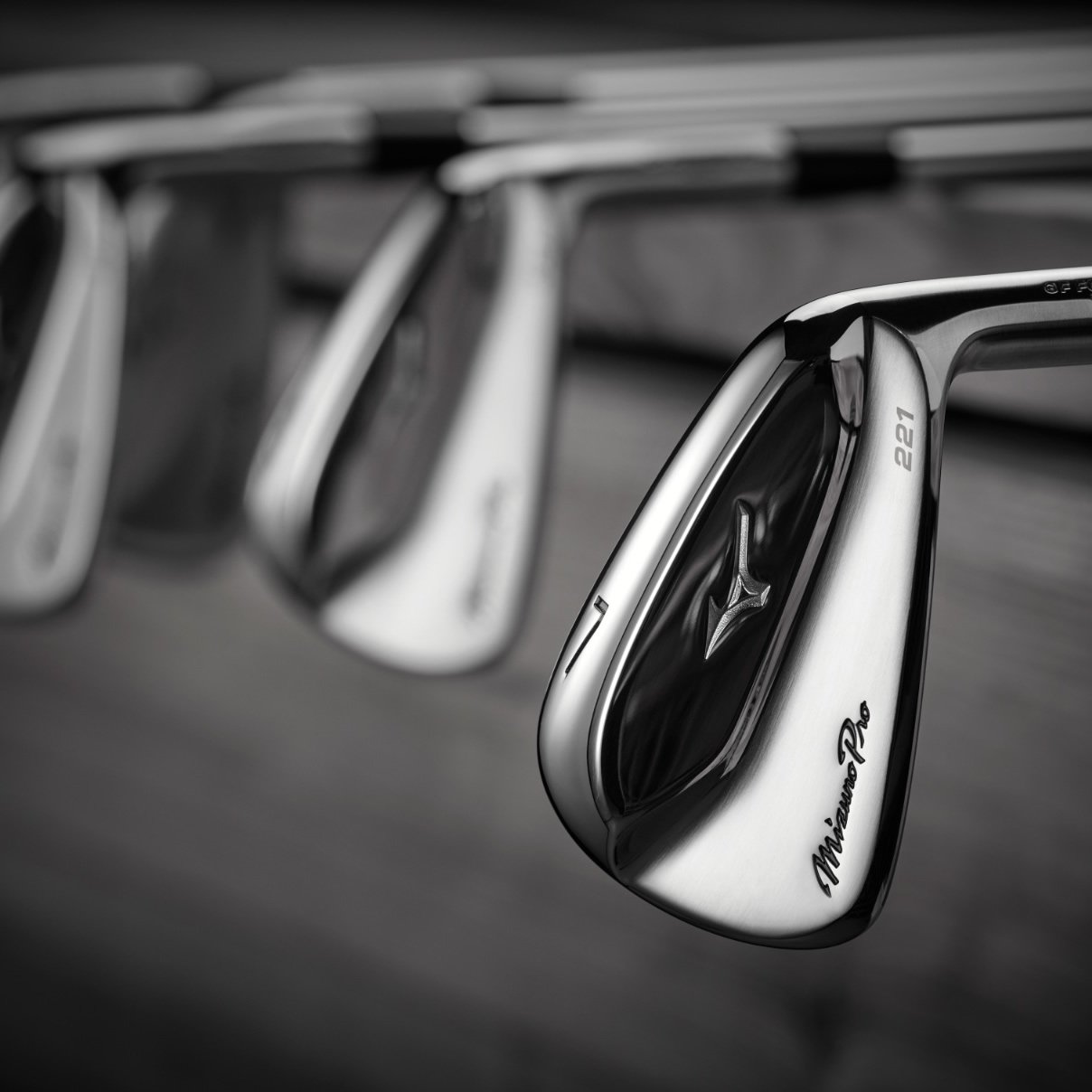 Mizuno Pro 221 Custom – Mizuno Golf Specialist Europe